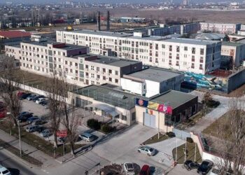 Fostă directoare a Penitenciarului Rahova, trimisă în judecată pentru abuz în serviciu. Aceasta este acuzată că a dat salarii necuvenite unor subordonate