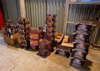 FOTO Polițiștii suceveni au confiscat aproape o tonă de materiale pirotehnice