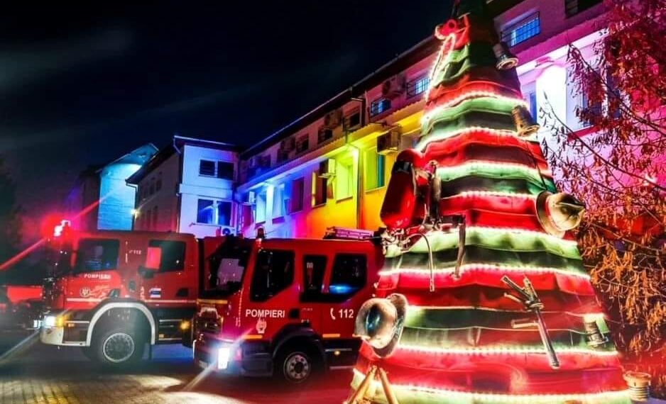 ISU Suceava, apel către cetățeni, privind împodobirea bradului și decorarea locuinței cu instalații de iluminat ornamentale: ”Printr-un comportament preventiv, vă salvaţi viaţa şi bunurile