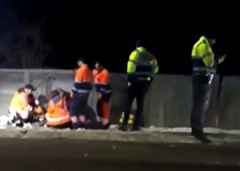 VIDEO Accident rutier mortal în localitatea Arbore. Un pieton ce se deplasa pe marginea drumului a murit după ce a fost lovit de un autoturism