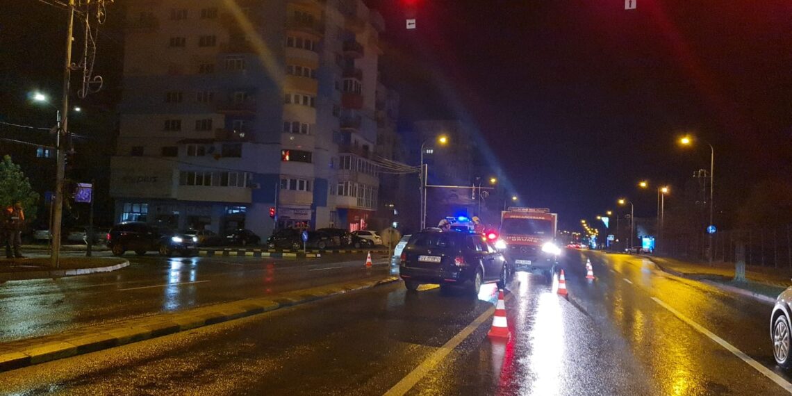 Accident rutier în fața magazinului Metro din Suceava, din cauza unui șofer ce nu a respectat culoarea roșie a semaforului