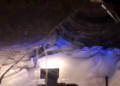 VIDEO Pompierii militari suceveni au intervenit cu o autoșenilată pe raza comunei Fântânele, pentru a ajunge la o tânără mamă și la copilul acesteia ce avea nevoie să ajungă la spital. Ambulanța a rămas înzăpezită la circa opt kilometri de locuința pacienților