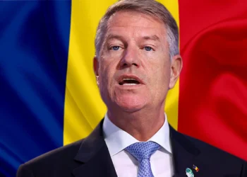 Președintele Klaus Iohannis a promulgat legea prin care pângărirea drapelului României se pedepsește cu amenzi de la 10.000 la 20.000 de lei