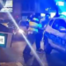 VIDEO Un tânăr de la țară a fost încătușat de polițiști, pentru că a refuzat să-și scoată Merțanul din coada de mașini de la Mc Donalds. Șoferul începător a fost lăsat pieton pentru 30 de zile și a început anul cu amenzi în valoare totală de aproape 6.000 de lei