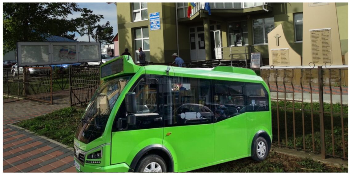 Primăria Zvoriștea plătește, cu fonduri de la Uniunea Europeană, circa 275.000 de euro pentru a achiziționa un microbuz electric și o stație de încărcare