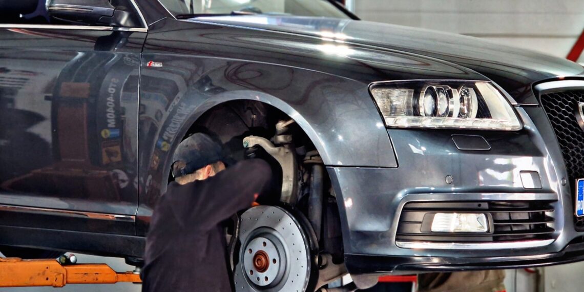 Doi soți au fost achitați, după ce au dat țeapă unui service auto din Rădăuți. S-au văzut cu mașina reparată și au plecat fără să achite contravaloarea reparațiilor