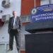 Escrocul din Sucevița, care a înșelat mai multe persoane dându-se avocat, a ajuns în pușcărie, fiind condamnat la patru ani de închisoare. Acesta trebuie să le plătească victimelor daune materiale în valoare totală de peste 25.000 de lei