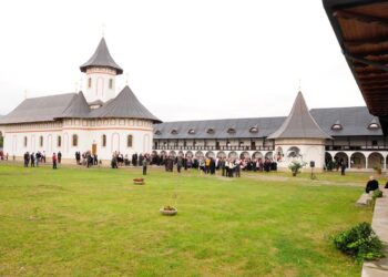 Tânăra de 23 de ani, dată dispărută, a fost găsită la o mănăstire. Aceasta refuză să se întoarcă acasă din cauza părinților