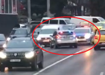 VIDEO Un puștan de 17 ani a furat două mașini, una din cartierul Obcini și una din centrul Sucevei, de Valentine’s Day. Polițiștii au pus mâna pe hoț, după ce l-au alergat vreo 800 de metri
