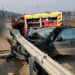 FOTO Un autoturism s-a înfipt într-un parapet din zona ”Podul Unirii” din Suceava. O adolescentă de 16 ani a fost transportată la spital, după ce a fost extrasă din autoturism
