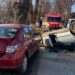 FOTO Accident rutier pe raza localității Stroiești, între trei autoturisme. Șoferul mașinii răsturnate a refuzat transportul la spital