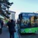 Un bătrân de 85 de ani a ajuns la spital, după ce a fost prins între ușile unui autobuz TPL Suceava, în stația Orizont
