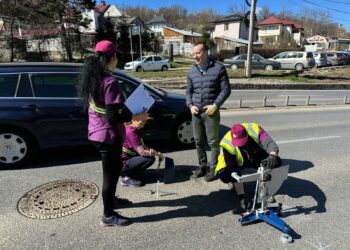 VIDEO Viceprimarul Lucian Harșovschi: ”Testul de rugozitate a fost făcut pe Calea Unirii, în zona Grupului Școlar. Indiferent de rezultat, urmează să montăm benzi rezonatoare și un parapet pentru mai multă siguranță”