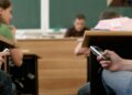 Un elev care susținea simularea examenului de Bacalaureat la Biologie, la Colegiul ”Alexandru cel Bun” Gura Humorului, a fost eliminat după ce a fost depistat cu un telefon