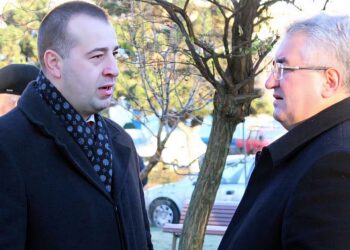 OFICIAL! Lucian Harșovschi încearcă să-l ridice pe Ion Lungu de pe scaunul de edil al Sucevei. Actualul viceprimar s-a înscris în competiția internă din PNL pentru ocuparea funcției de primar: ”Nu mai vreau să se pună limite ideilor, proiectelor, soluțiilor. Am încredere că va fi bine, pentru că îi simt pe suceveni aproape”
