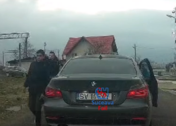 VIDEO Dosar penal, întocmit după publicarea unei filmări pe pagina de Facebook ”Suceava Fail”. Un minor de 12 ani a fost surprins conducând un BMW prin Verești