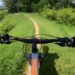 Doi bicicliști au ajuns la UPU Suceava, după ce s-au izbit unul în celălalt, în pădurea Zamca