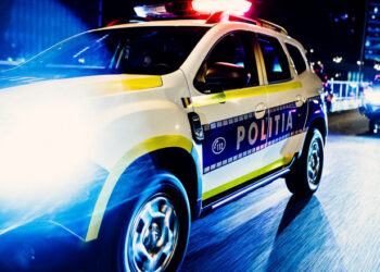 Un șofer beat, care se plimba cu un BMW prin Rădăuți, a fost oprit de polițiști pentru că nu utiliza luminile de întâlnire, ci doar cele de ceață