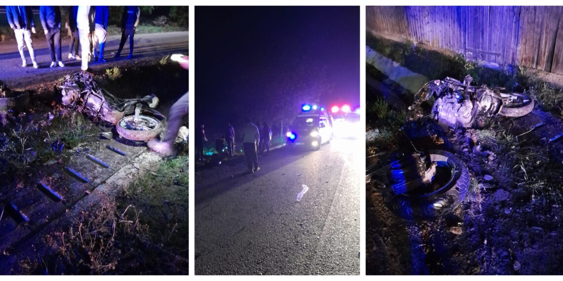 FOTO Doi tineri au murit, după ce s-au izbit cu un motoscuter într-un cap de pod din beton, din orașul Dolhasca, la 2 noaptea