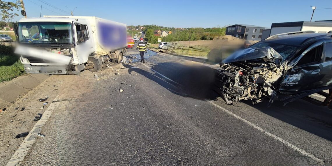 FOTO Accident rutier pe raza orașului Salcea, între un autoturism și o autoutilitară