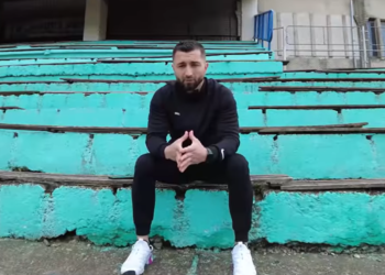 Activistul Andrei Bacoș vrea să facă parte din Consiliul Local Suceava pentru a pune terenurile de sport ale școlilor la dispoziția copiilor: ”Vom identifica zonele unde se mai pot face câteva terenuri de sport în municipiul Suceava iar școlile vor pune la dispoziția tinerilor terenurile de sport pe care le dețin”