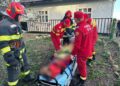 FOTO Pompierii militari au salvat un bărbat ce a căzut într-o fântână din Dornești