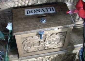 O hoață din Vadu Moldovei a prădat biserica din satul Ruși, comuna Forăști. Femeia a furat cutia milei, în care se aflau peste 700 de lei