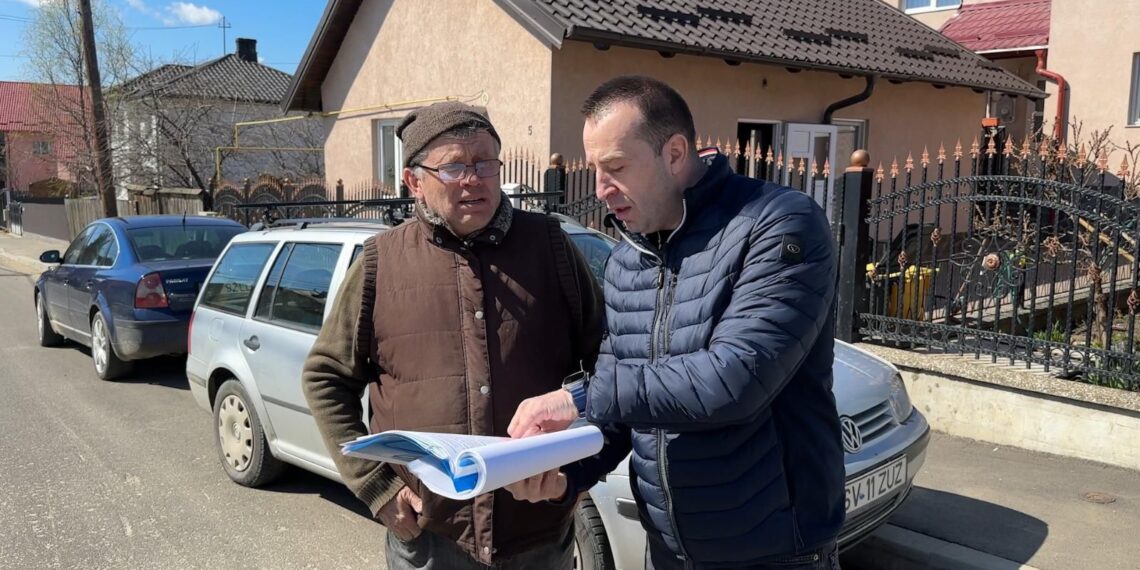 VIDEO Viceprimarul Sucevei, Lucian Harșovschi, susține că străzile orașului arată ca după bombardament din cauza directorului de la ACET, Ștefan Groza: ”Orașul și sucevenii suferă din cauza nepăsării unei persoane care ar trebui să își facă treaba cu profesionalism, nu în derâdere”