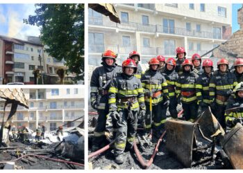 VIDEO Incendiu puternic la acoperișul unui bloc din Rădăuți, din cauza unui coș de fum. Pompierii militari au intervenit cu șapte autospeciale de stingere și trei autospeciale de lucru la înălțime