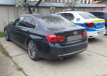FOTO Polițiștii suceveni au găsit un minor dispărut și au identificat un vehicul urmărit la nivel european, cu ajutorul aplicației ”E-DAC”. IPJ Suceava: ”Aplicația își dovedește utilitatea!”