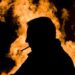 Doi indivizi au fost condamnați definitiv la câte trei ani de închisoare pentru că i-au incendiat ușa locuinței unui polițist de frontieră. Victima l-ar fi prins pe unul dintre inculpați cu țigări de contrabandă