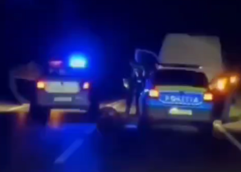 VIDEO Urmărire cu 61 de focuri de armă, după un tânăr sucevean, care transporta ilegal 93 de butelii cu agent refrigerant din Ucraina. Fugarul a ajuns la spital în stare gravă, fiind împușcat