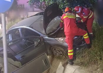 VIDEO Accident rutier pe raza comunei Bosanci, cu un autoturism ce a ieșit în afara drumului. Două persoane ai rămas încarcerate