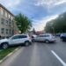 FOTO Accident rutier în fața Centrului de Transfuzii din Suceava. O persoană a ajuns la spital