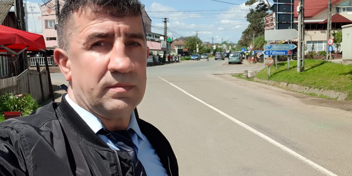 Vlogger-ul Dorin Aelenei, bătut într-o scară de bloc de pe strada Jean Bart din Suceava. Agresorul ar fi un vecin