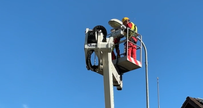 VIDEO Primăria Suceava a început modernizarea sistemul de iluminat public stradal. Valoarea totală a investiției este de peste 4,3 mil de lei