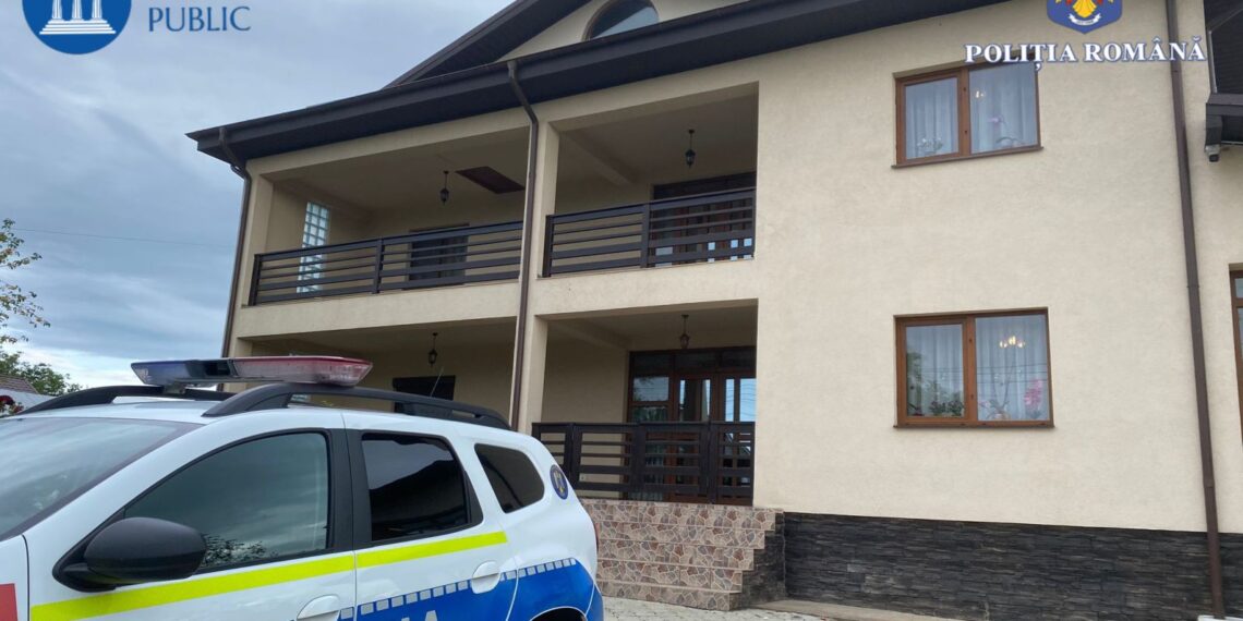 VIDEO Polițiștii din Vatra Dornei au efectuat două percheziții în județul Vrancea, într-un dosar de contrabandă cu produse accizabile
