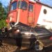 VIDEO Accident feroviar mortal în orașul Liteni. Un șofer în vârstă de 20 de ani și-a pierdut viața, după ce nu a respectat culoarea roșie a semaforului