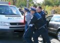 Fost polițist de frontieră, condamnat definitiv la închisoare cu suspendare, pentru că a agresat un polițist de ordine publică și i-a rupt epoleții, după ce s-a îmbătat ”cui” și s-a izbit cu mașina într-un gard: ”Te împușc în cap!”