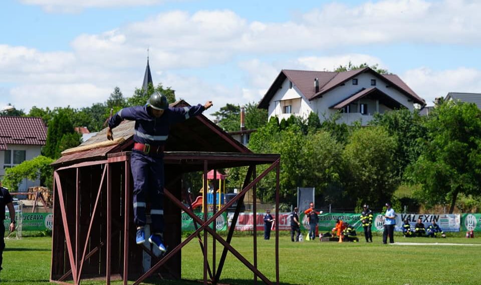 FOTO Etaja județeană a concursurilor Serviciilor Voluntare/Private pentru Situații de Urgență din județul Suceava s-a desfășurat pe Stadionul ”1 Mai” din municipiul reședință de județ