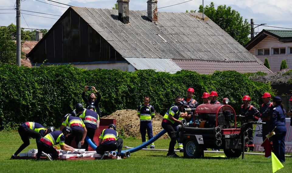 FOTO Etaja județeană a concursurilor Serviciilor Voluntare/Private pentru Situații de Urgență din județul Suceava s-a desfășurat pe Stadionul ”1 Mai” din municipiul reședință de județ