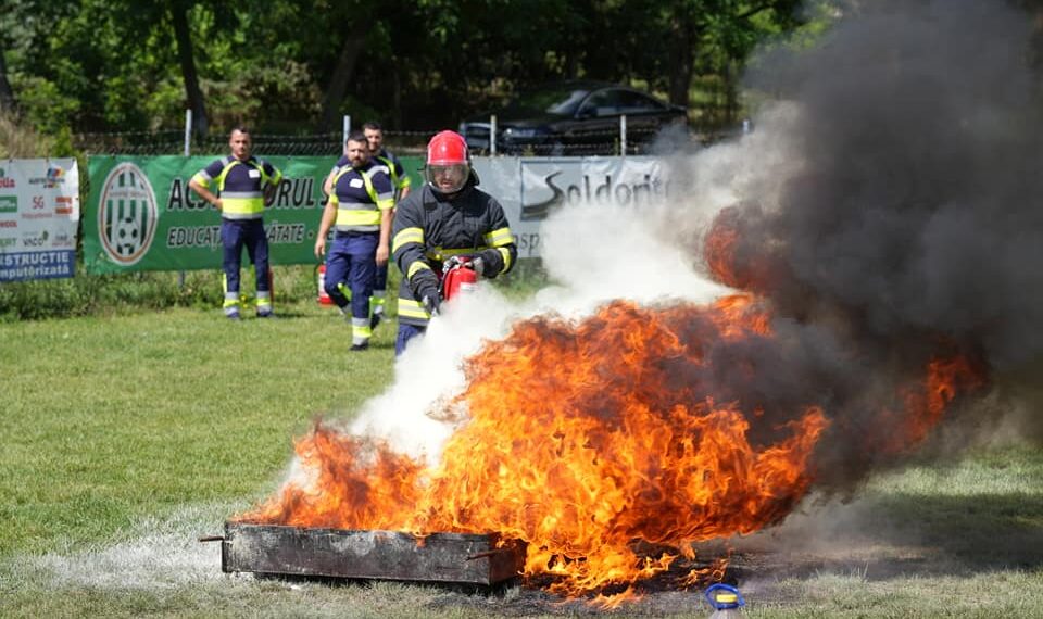 FOTO Etaja județeană a concursurilor Serviciilor Voluntare/Private pentru Situații de Urgență din județul Suceava s-a desfășurat pe Stadionul ”1 Mai” din municipiul reședință de județ