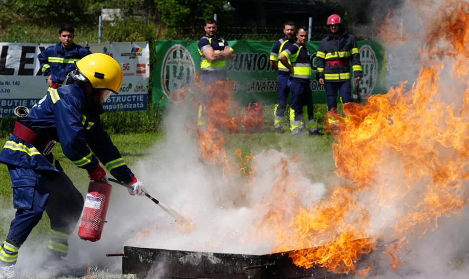 FOTO Etaja județeană a concursurilor Serviciilor Voluntare/Private pentru Situații de Urgență din județul Suceava s-a desfășurat pe Stadionul ”1 Mai” din municipiul reședință de județ