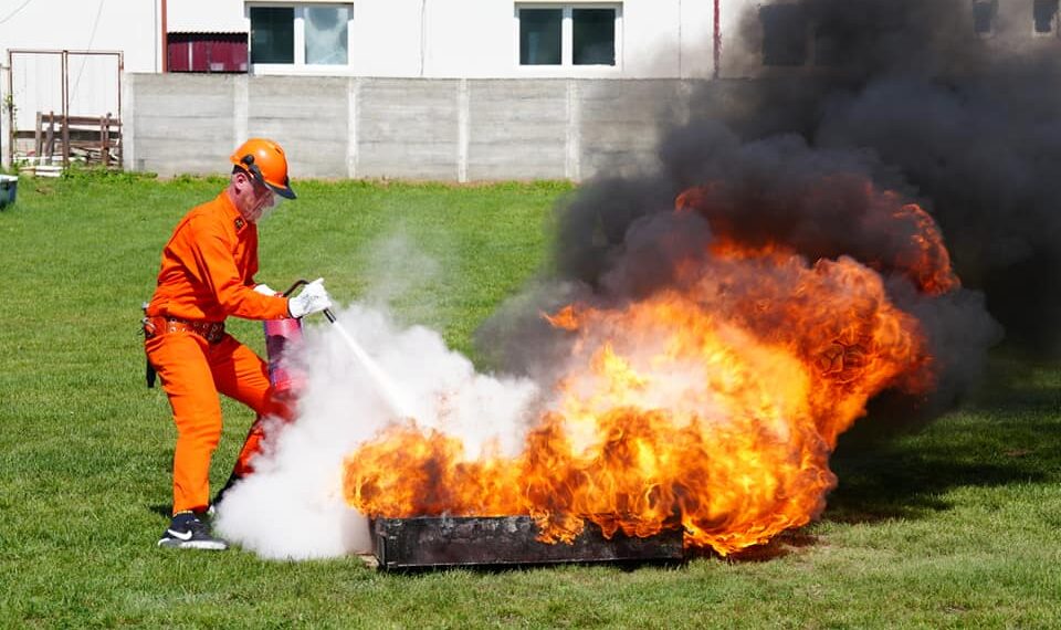 FOTO Etaja județeană a concursurilor Serviciilor Voluntare/Private pentru Situații de Urgență din județul Suceava s-a desfășurat pe Stadionul ”1 Mai” din municipiul reședință de județ
