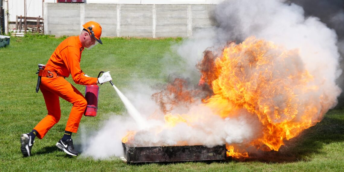 FOTO Etaja județeană a concursurilor Serviciilor Voluntare/Private pentru Situații de Urgență din județul Suceava s-a desfășurat pe Stadionul ”1 Mai” din municipiul reședință de județ