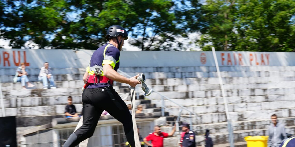 FOTO Etaja județeană a concursurilor Serviciilor Voluntare/Private pentru Situații de Urgență din județul Suceava s-a desfășurat pe Stadionul ”1 Mai” din municipiul reședință de județ