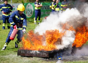 FOTO Etaja județeană a concursurilor Serviciilor Voluntare/Private pentru Situații de Urgență din județul Suceava s-a desfășurat pe Stadionul ”1 Mai” din municipiul reședință de județ