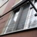 O suceveancă a ajuns la spital, după ce a căzut de la etajul I al unui bloc din cartierul George Enescu, în timp ce întindea niște rufe la uscat