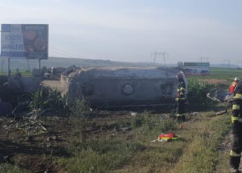 VIDEO Detalii despre carnagiul de pe DN2, pe raza localității Cumpărătura. O familie din Volovăț, ce se întorcea de la mare cu mașina pe o platformă, a fost spulberată de un TIR condus de un ucrainean care a adormit la volan
