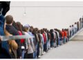 7 ani și 3 luni de închisoare pentru un bărbat care a încercat să ucidă un cetățean cu un cuțit. Agresorul nu mai avea răbdare să stea la coada formată la sediul AJOFM pentru eliberarea unei adeverințe necesare dosarului de ajutor social